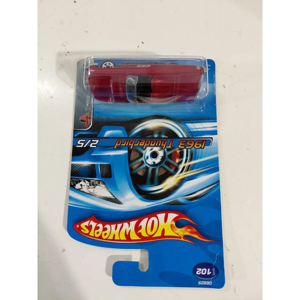 NIP Hot Wheels Muscle Mania 1:64 DieCast 1963 Ford Thunderbird Convertible Car